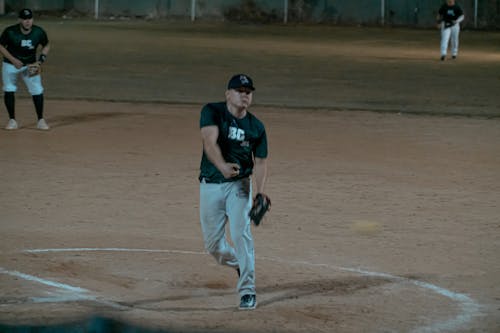 Softball night at Liga Duma Culiacán