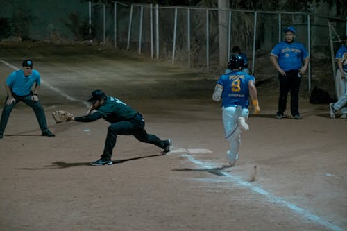 Softball night at Liga Duma Culiacán