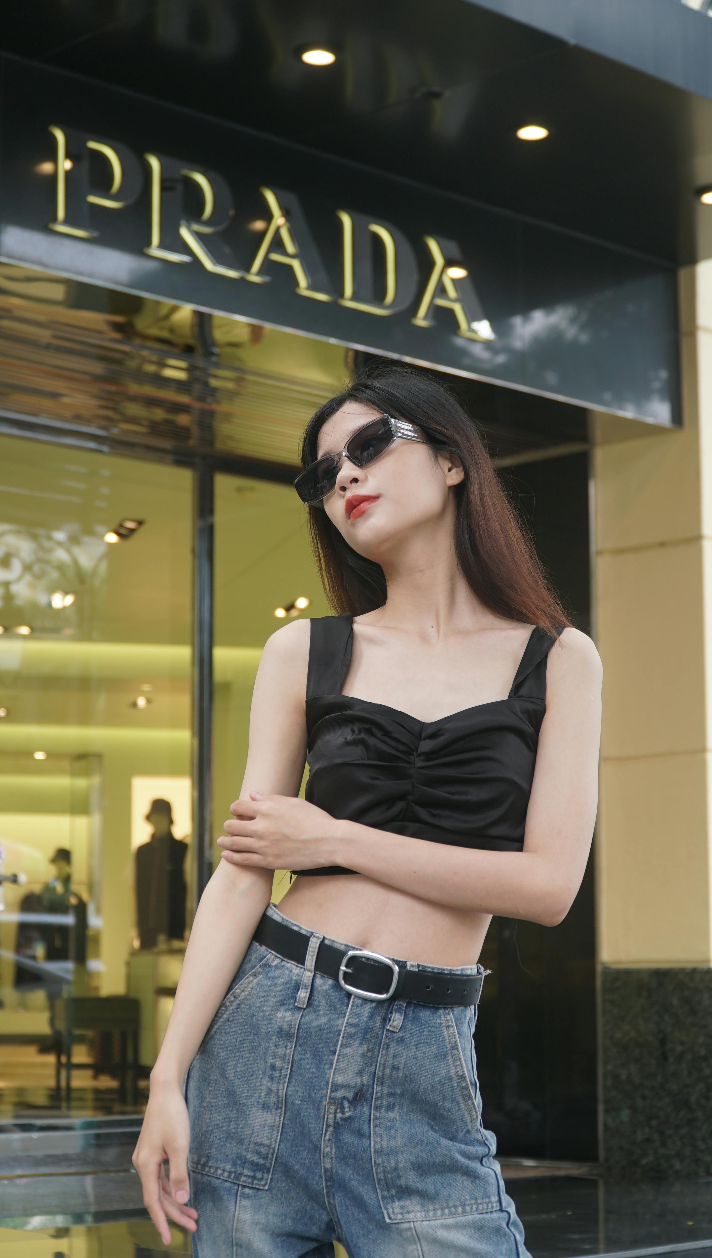 Prada Re-Edition 2005 Nylon styled