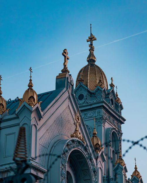 Free Stunning view of the golden domes of a church in Istanbul with a clear blue sky backdrop. Stock Photo