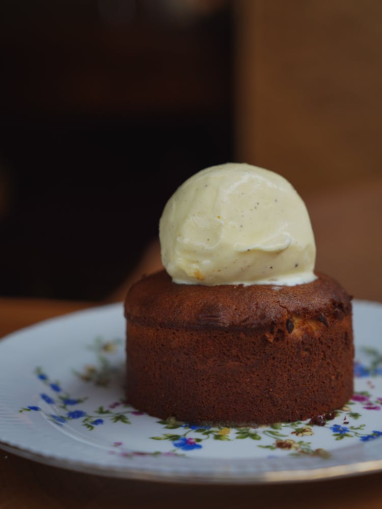 Single Serve Brownie With Ice Cream Scoop