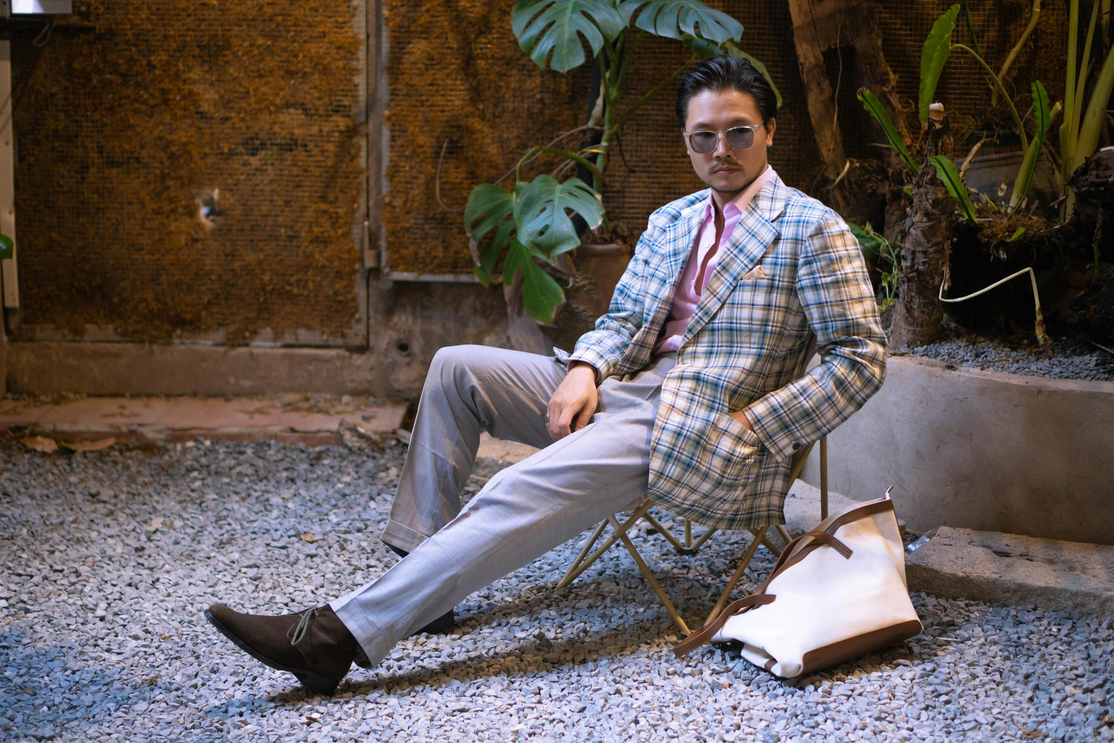 Business Casual in the Heat: Tips for Choosing Professional Pants for Summer with Dedrock The Univerce