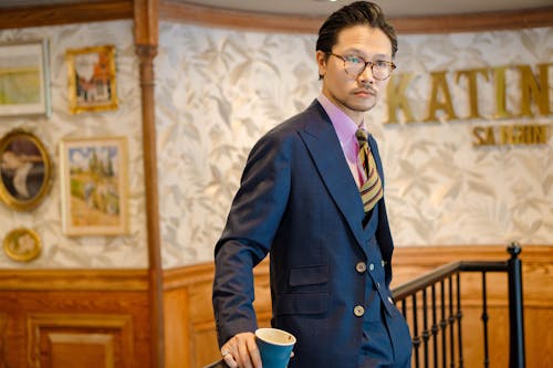 Ingyenes stockfotó áll, ázsiai férfi, eldobható pohár témában
