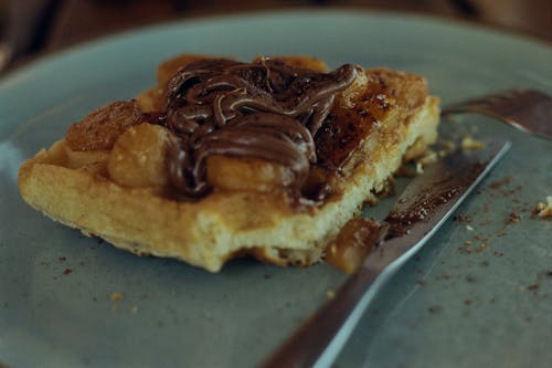 Foto De Foco Raso De Pão Com Cobertura De Chocolate