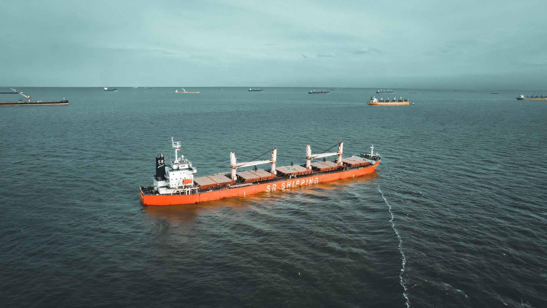 ABD bayrağı önünde drone