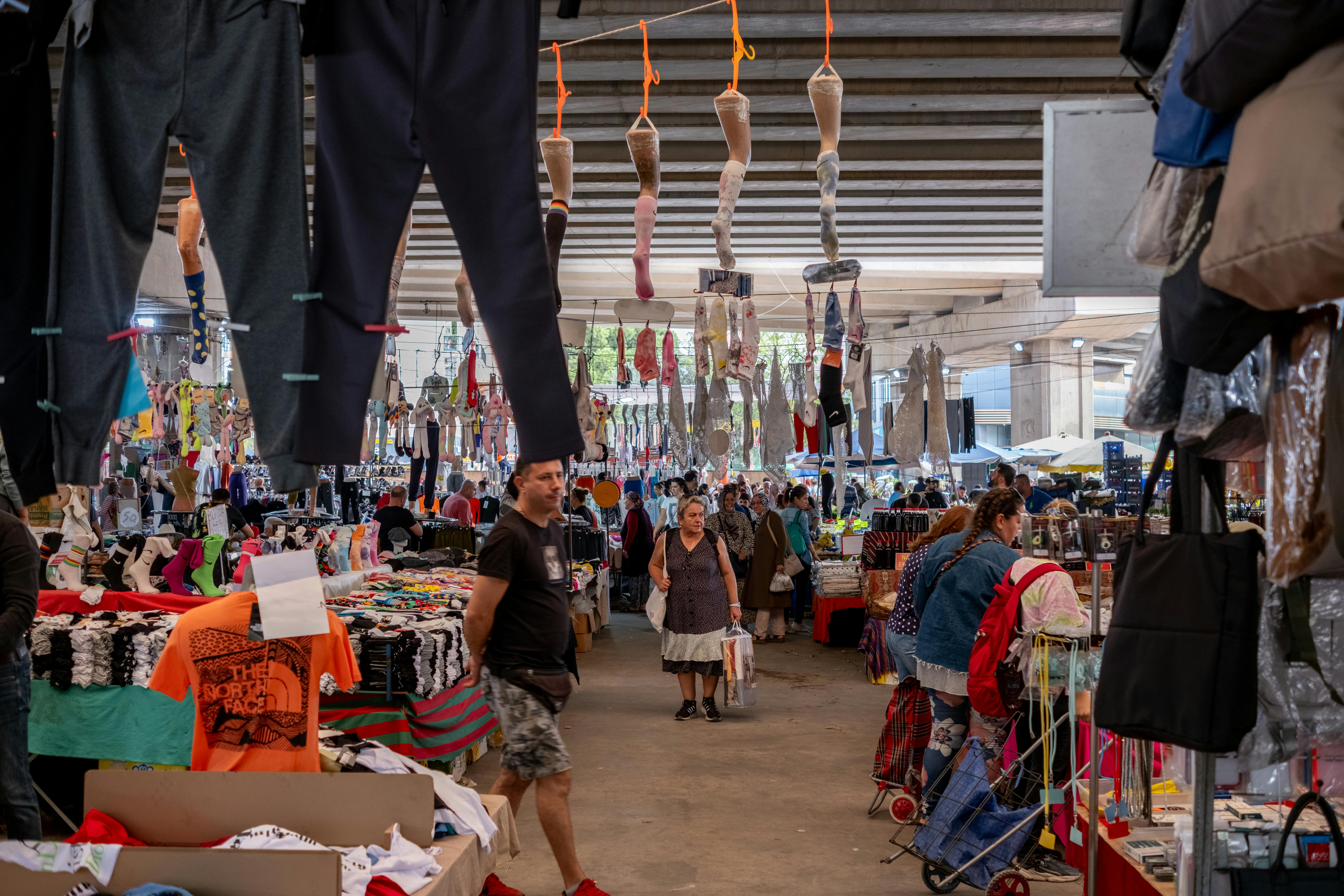 general lifestyle shop los angeles — Photo by Doğan Alpaslan  Demir on Pexels