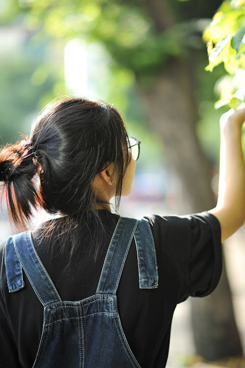 咖啡色頭髮的女人, 垂直拍摄, 女人 的 免费素材图片