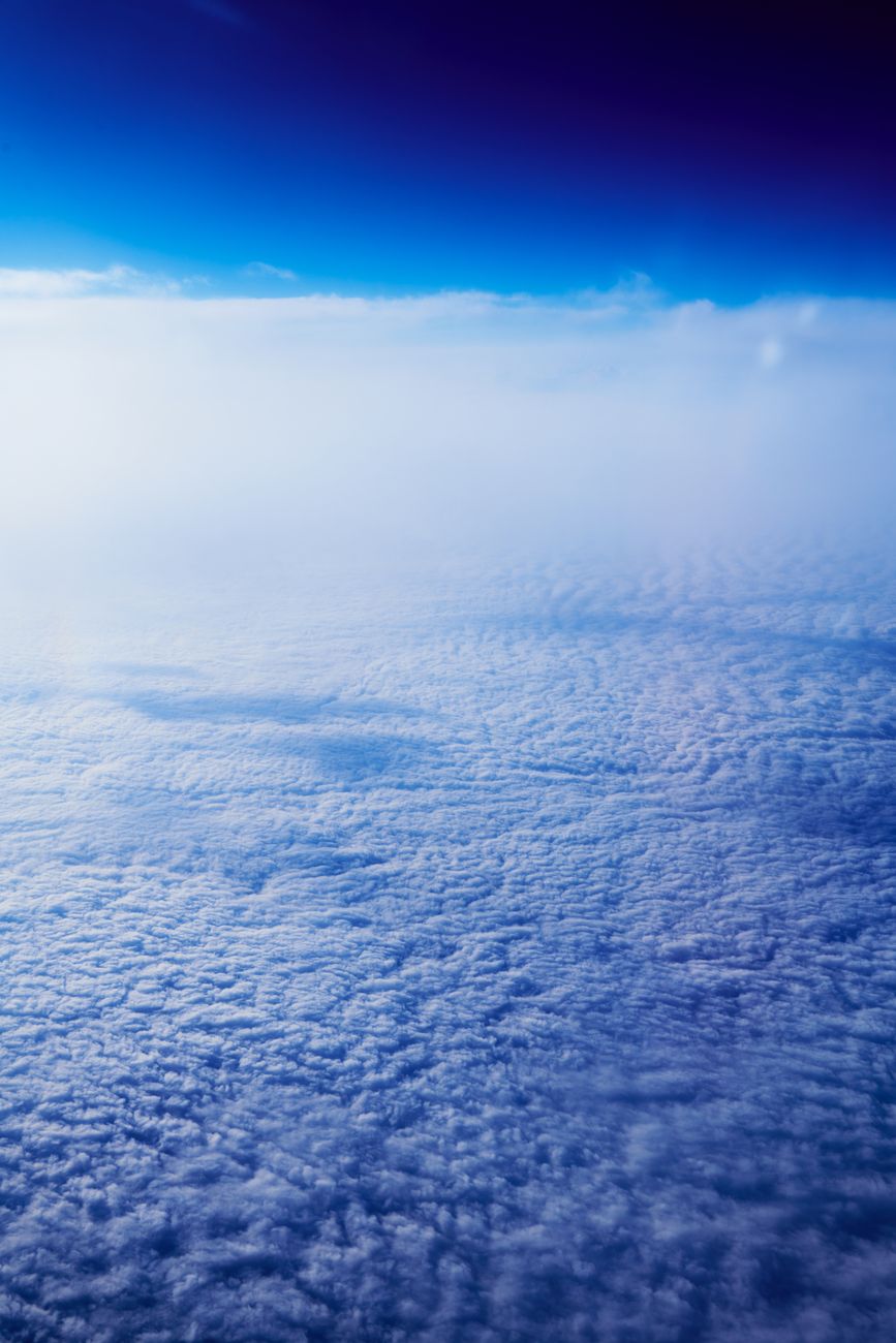 Beeindruckender Himmel & Wolken – Weltraum Hintergrundbild