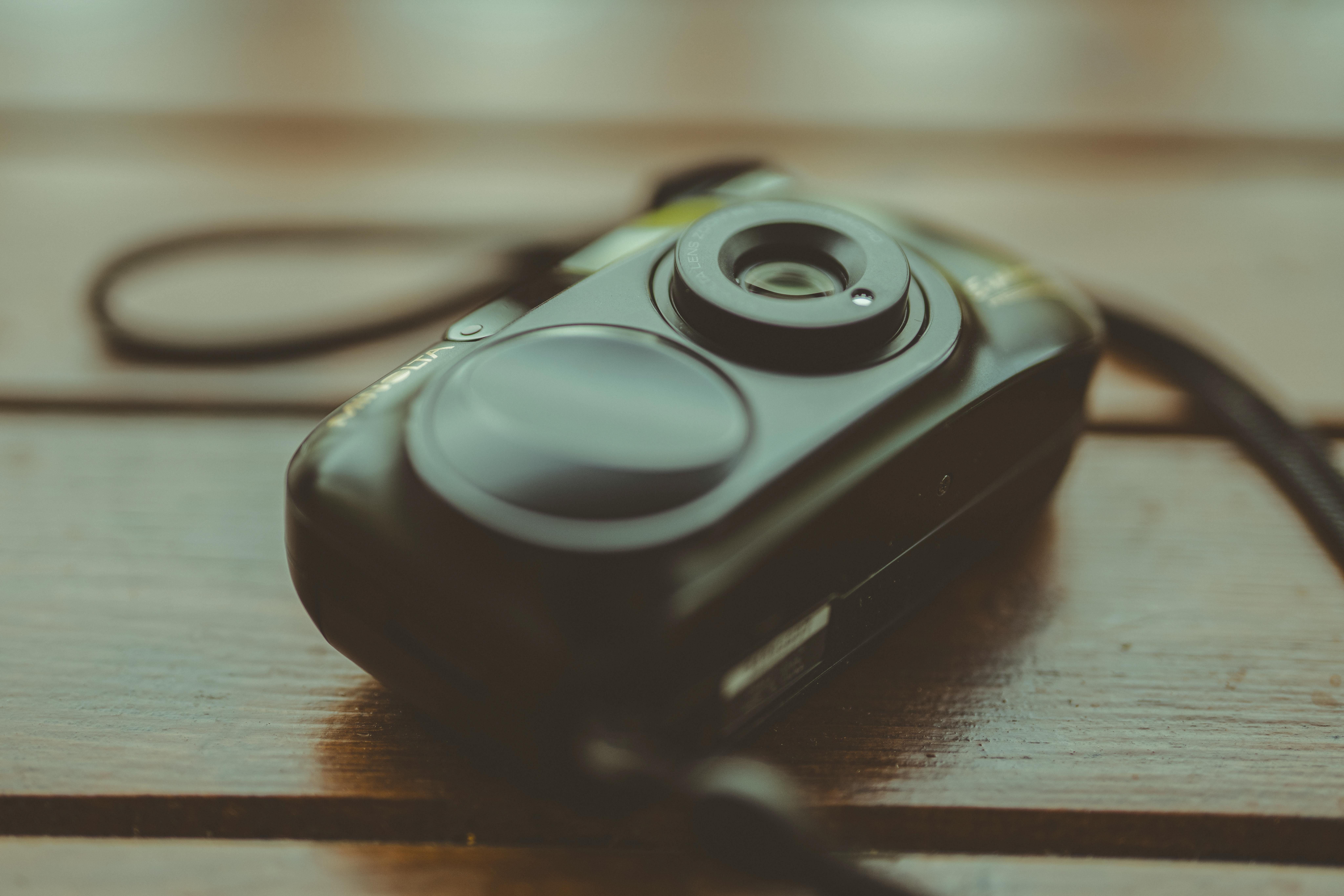 bezplatná Základová fotografie zdarma na téma amatérský fotograf, analogová fotografie, deska stolu Základová fotografie