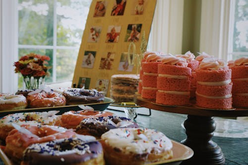 Gratis stockfoto met cakes, donuts, feest