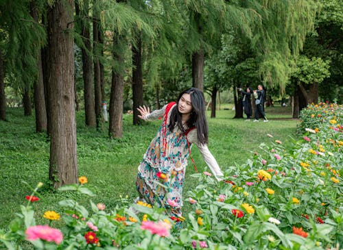 休閒, 公園, 咖啡色頭髮的女人 的 免费素材图片