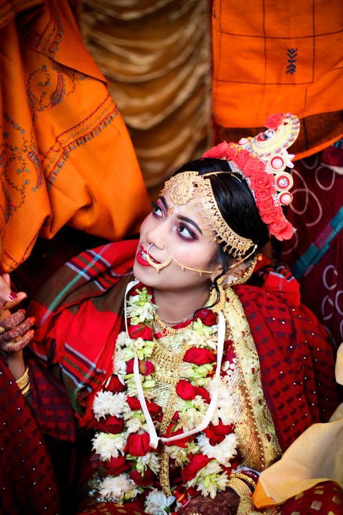 Gratis arkivbilde med brud, bryllupsfotografering, indisk antrekk