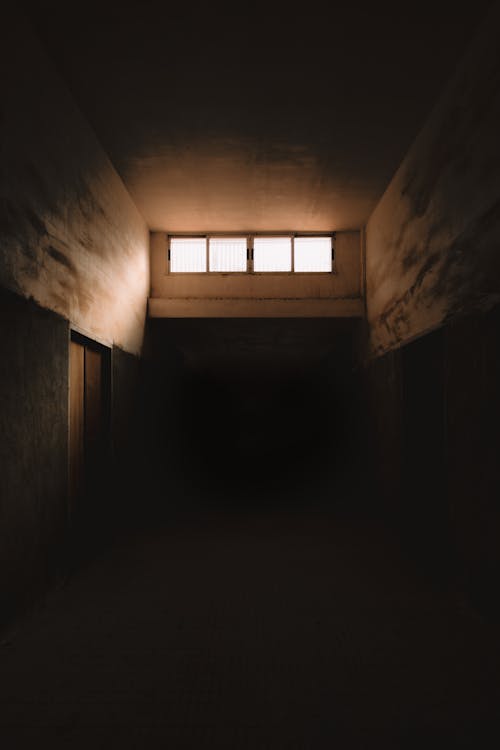 Darmowe zdjęcie z galerii z ciemność, okna, opuszczony