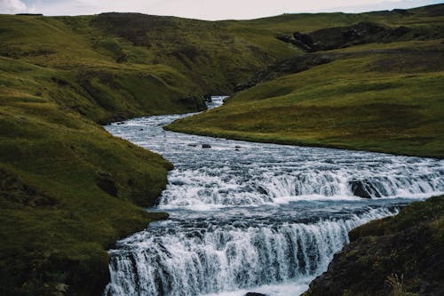 Foto d'estoc gratuïta de aigua que flueix, cascada, foto des d'un dron