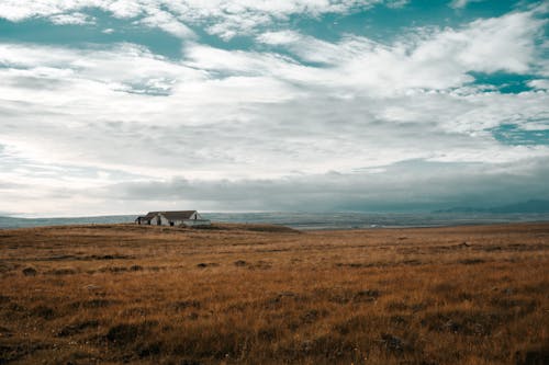 Fotobanka s bezplatnými fotkami na tému budova, dedinský, mrak