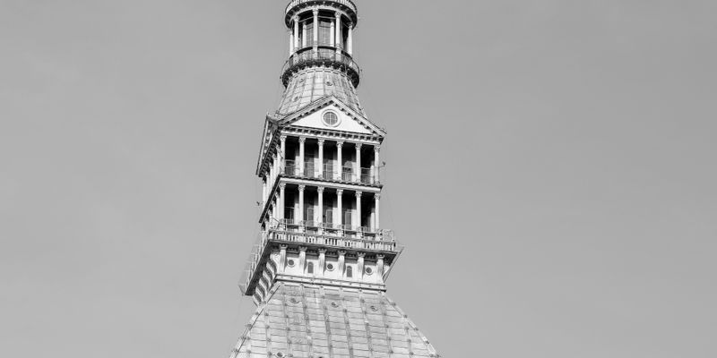 La Mole Antonelliana, en blanco y negro