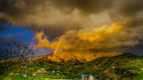 Pelangi Di Puncak Gunung