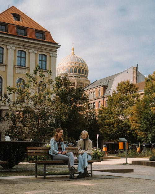 Kostnadsfri bild av bänk, berlin, byggnader