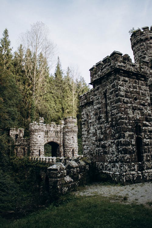 Ballysaggartmore Towers in Ireland 