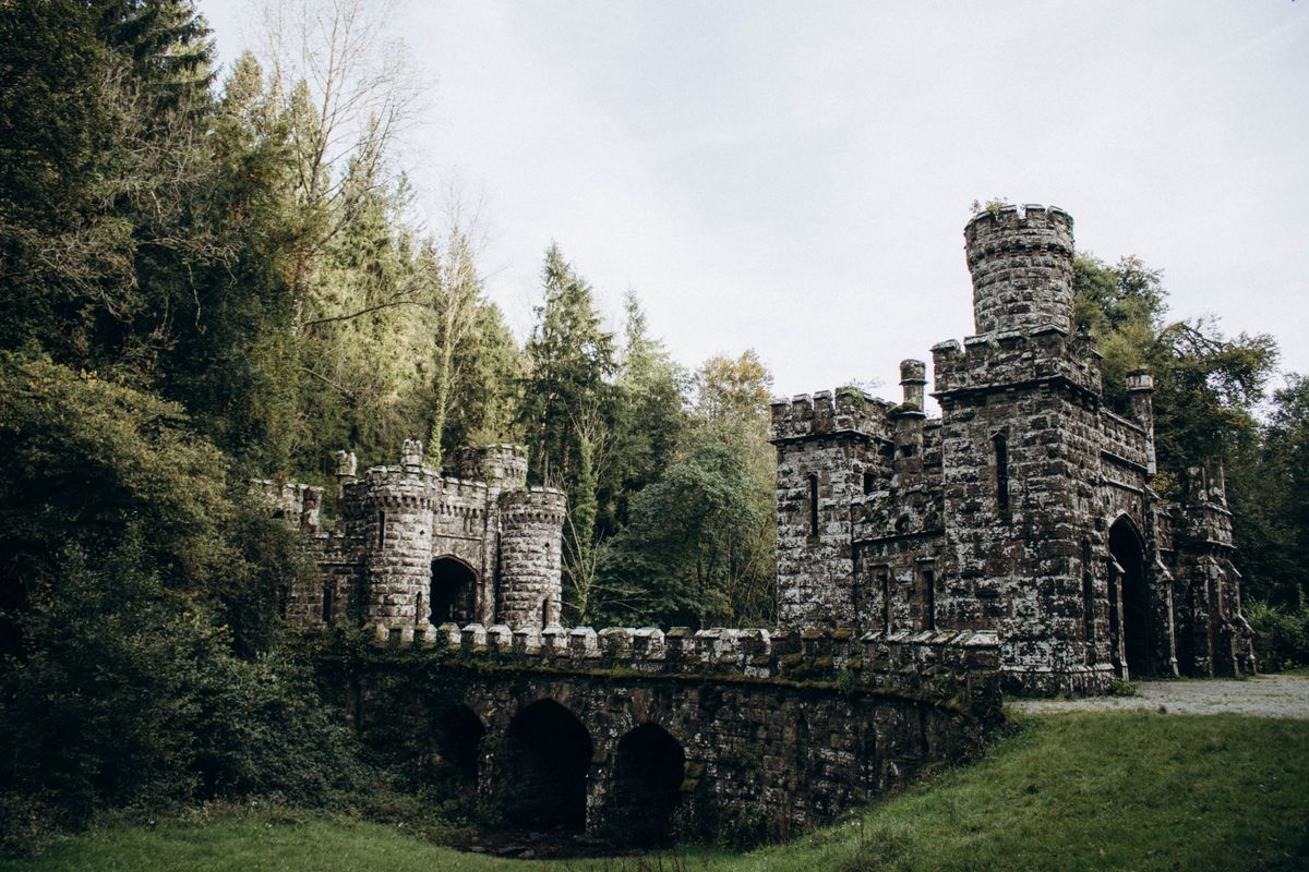 DIY-Castlecore-Deko: 5 kreative Ideen für ein Schloss-Feeling — Variation
