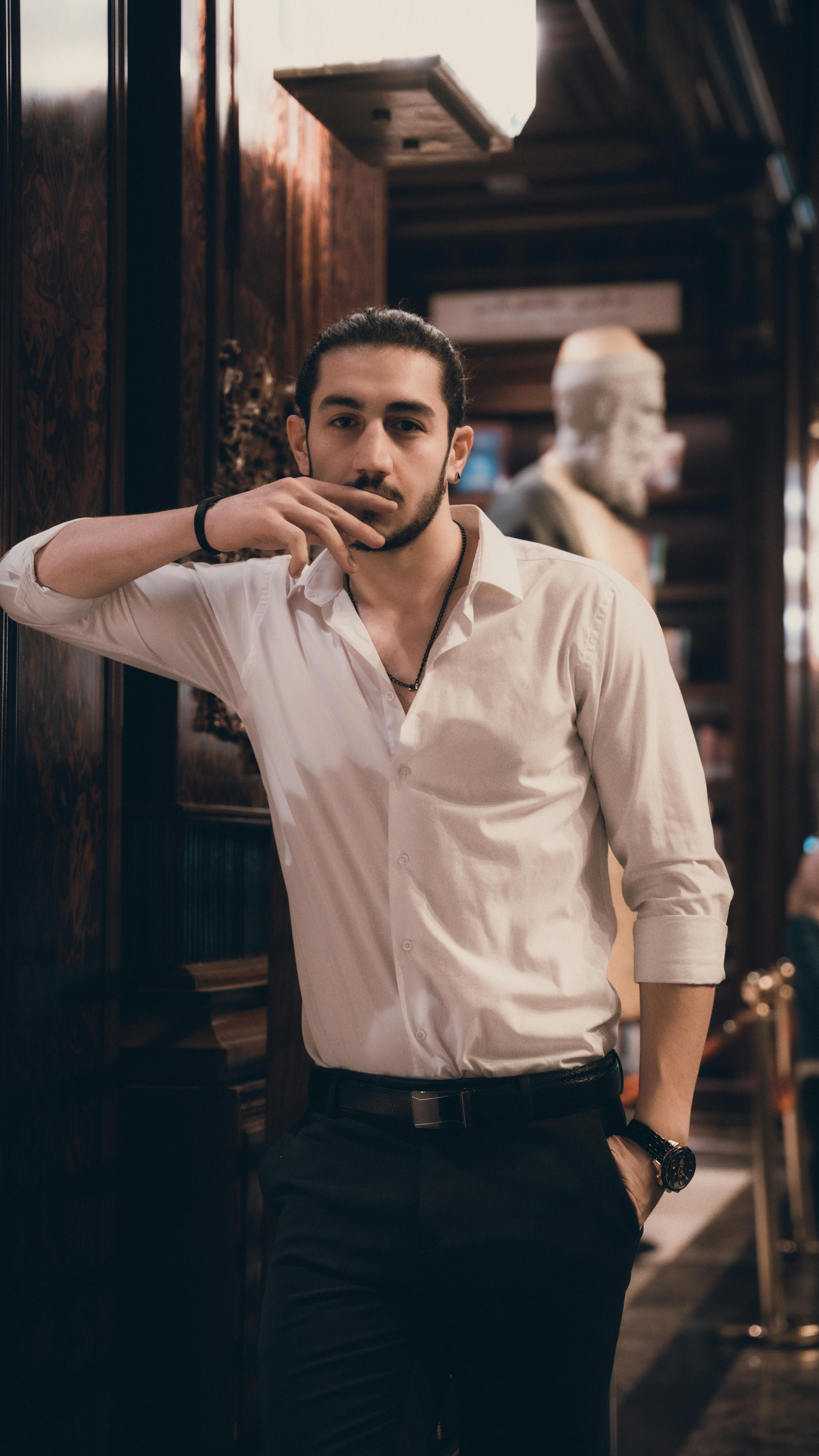 bezplatná Základová fotografie zdarma na téma Asie, autoritativní, bílá košile Základová fotografie