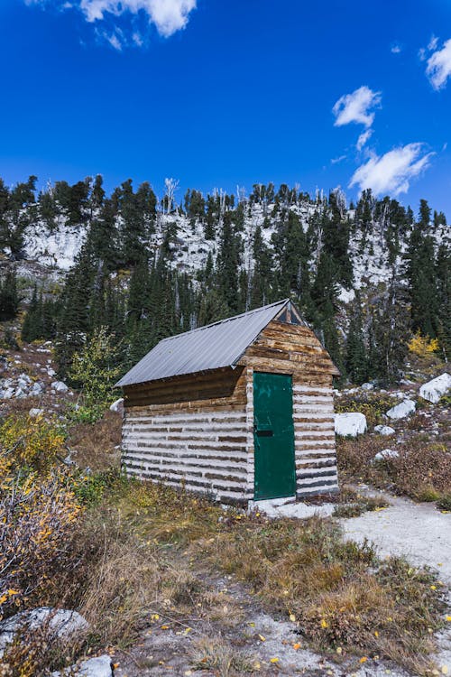 Photos gratuites de abri de jardin, cabane, ciel bleu