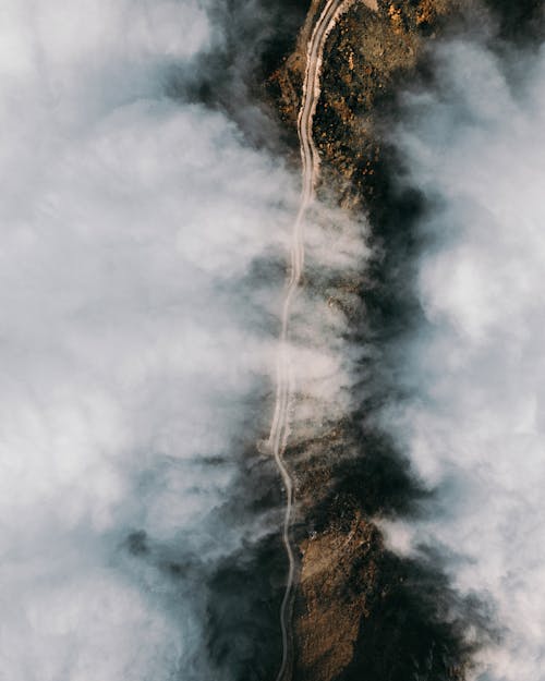 Fotobanka s bezplatnými fotkami na tému cesta, hmla, hora