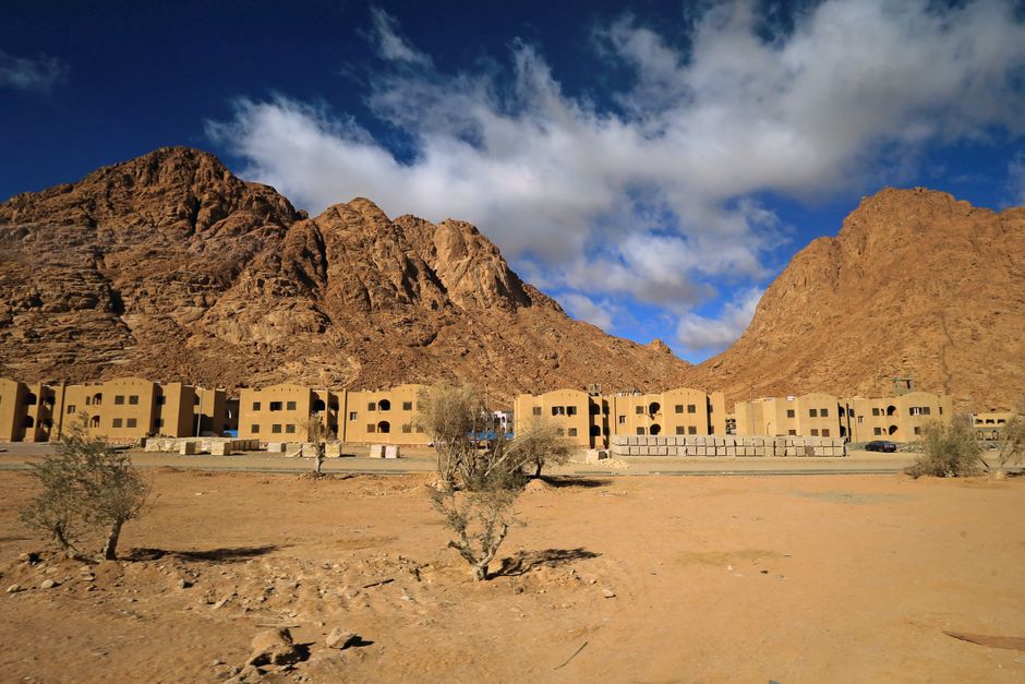 Egyptisch landschap op canvas met pyramides Egyptisch landschap op canvas met pyramides