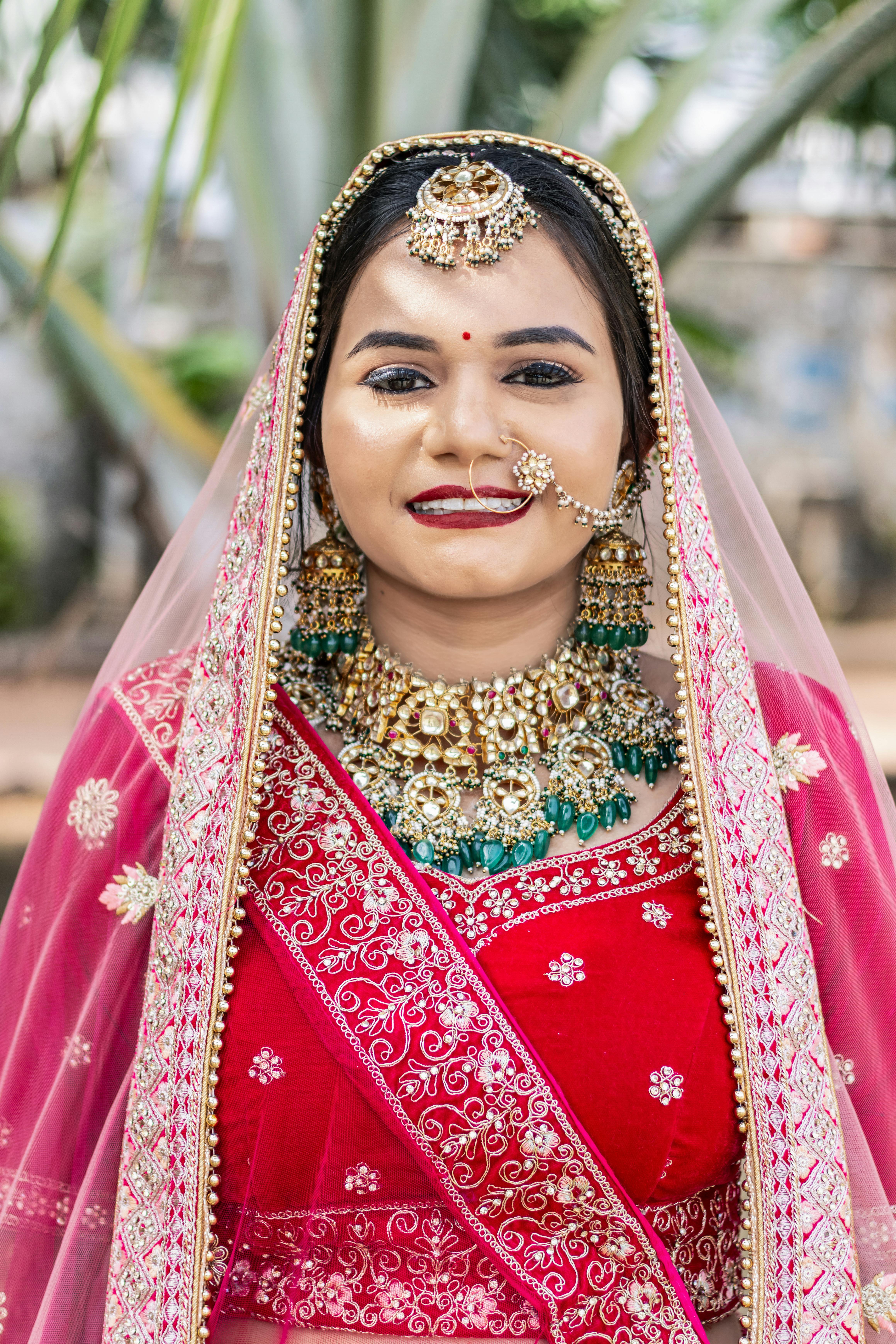 Gujarati Brides Face Hidden Behind A Veil Photo Background And Picture For  Free Download - Pngtree