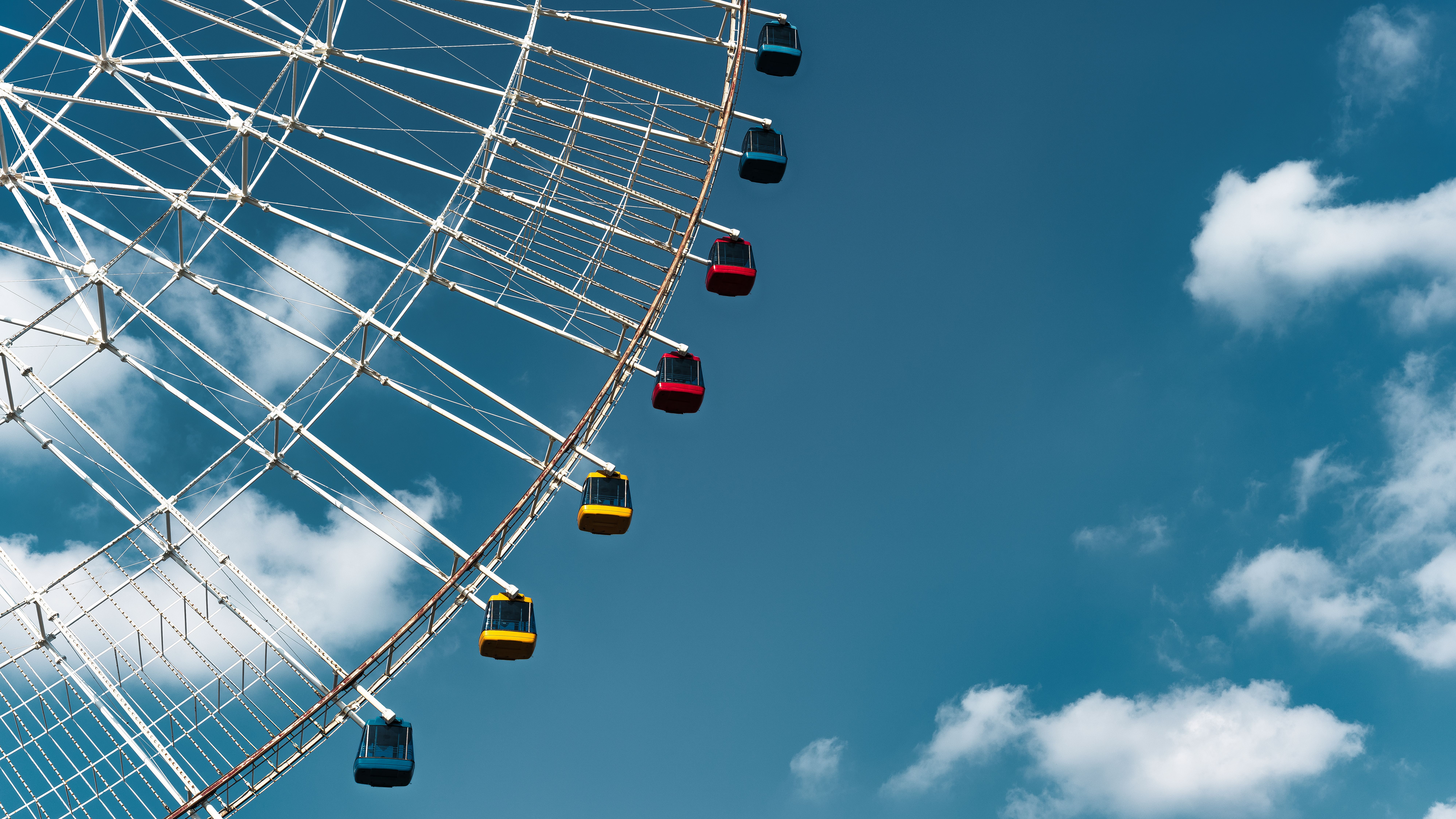Twenty-four theme parks approved by Saudi Arabian entertainment authority — Photo by ZhiCheng Zhang on Pexels