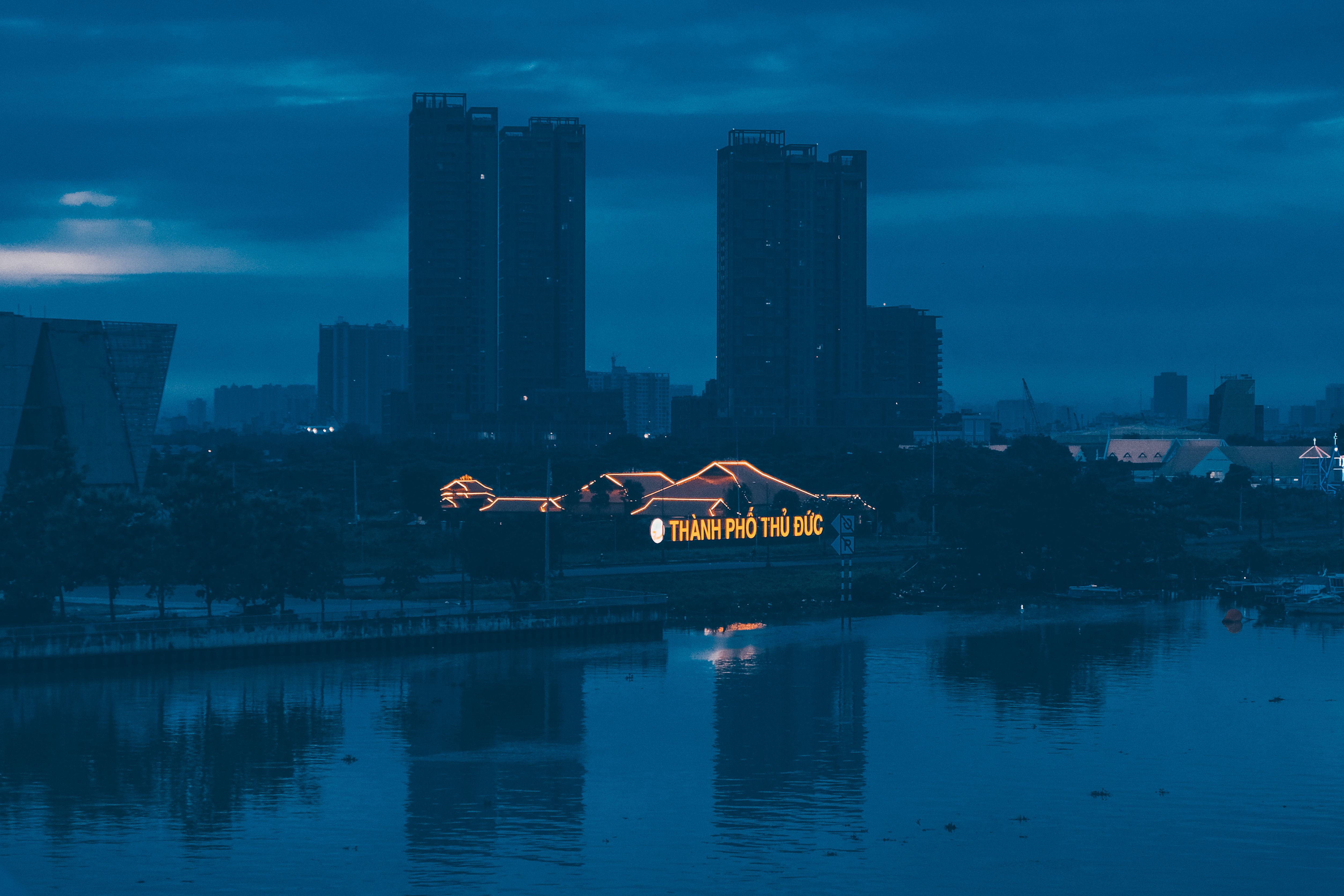 Cập nhật quy định mới về hóa đơn điện tử, thuế và thủ tục pháp lý cho cửa hàng bán lẻ tại Việt Nam