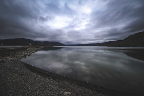 Fotobanka s bezplatnými fotkami na tému búrka, dramatická obloha, jazero