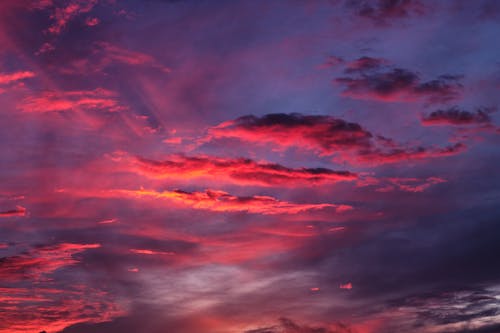 Photos gratuites de ciel rouge, contre-plongée, coucher de soleil