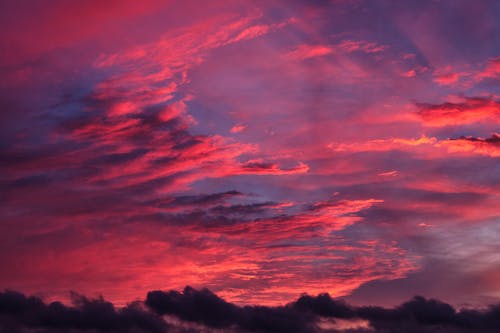 Photos gratuites de ciel rouge, contre-plongée, crépuscule