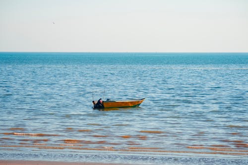 Бесплатное стоковое фото с водный транспорт, голубое море, горизонт