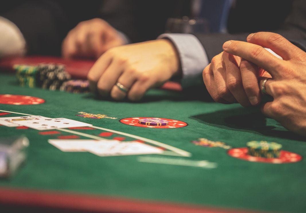 Online Casino: Spielautomaten und Live-Spiele im Überblick