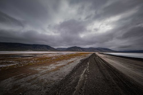 Fotobanka s bezplatnými fotkami na tému dažďové oblaky, dedinský, more