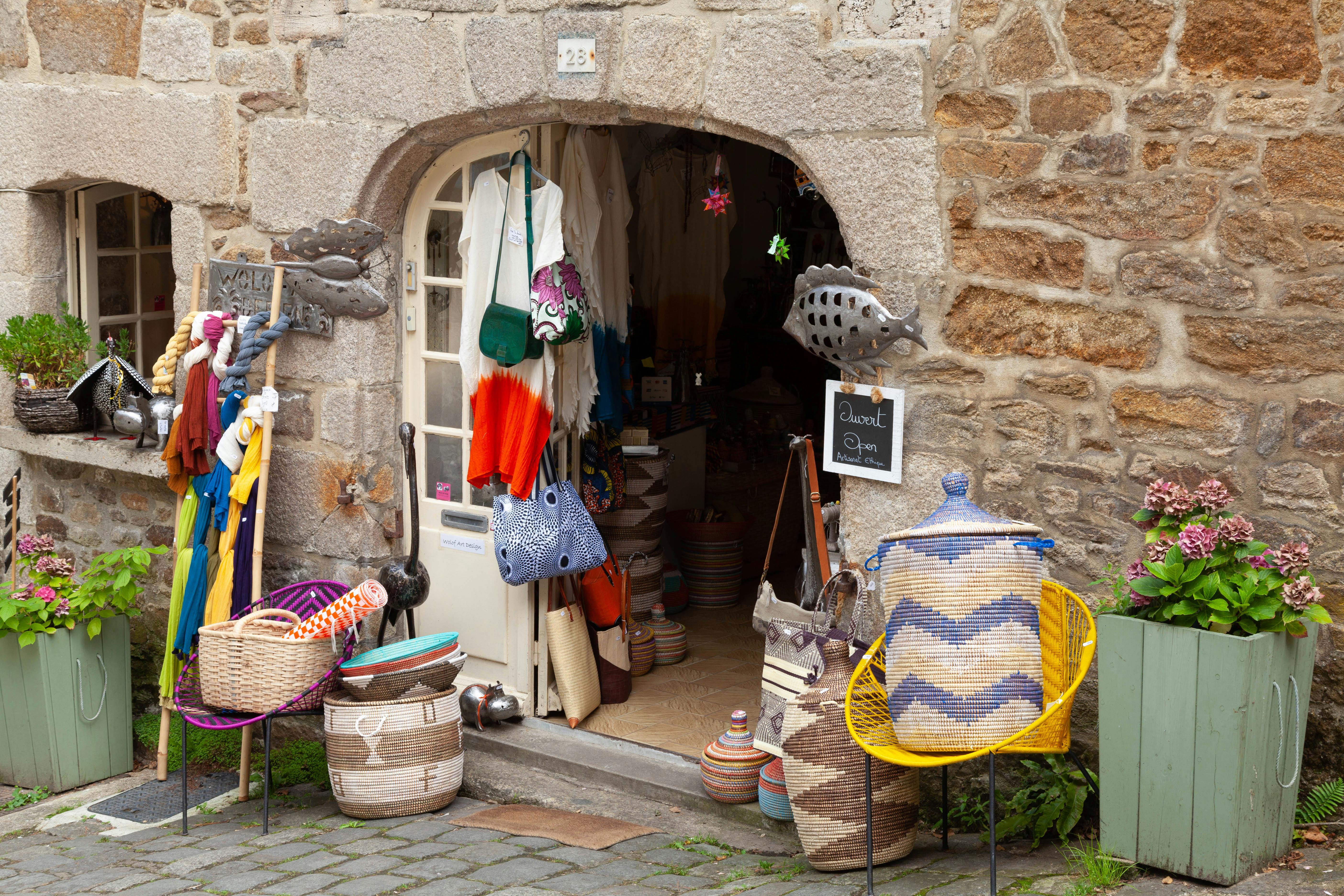 Amazon Alternatives: 21 Places to Shop Online Other Than Amazon — Photo by PHILIPPE SERRAND on Pexels