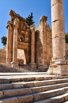 Explore the well-preserved ancient ruins of the Temple of Artemis in Jerash, Jordan. Perfect for travel and history lovers.