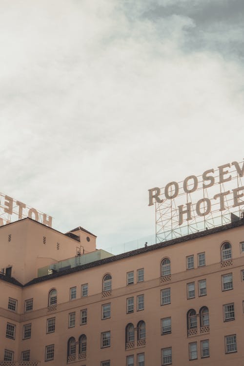 Roosev Hotel Signage