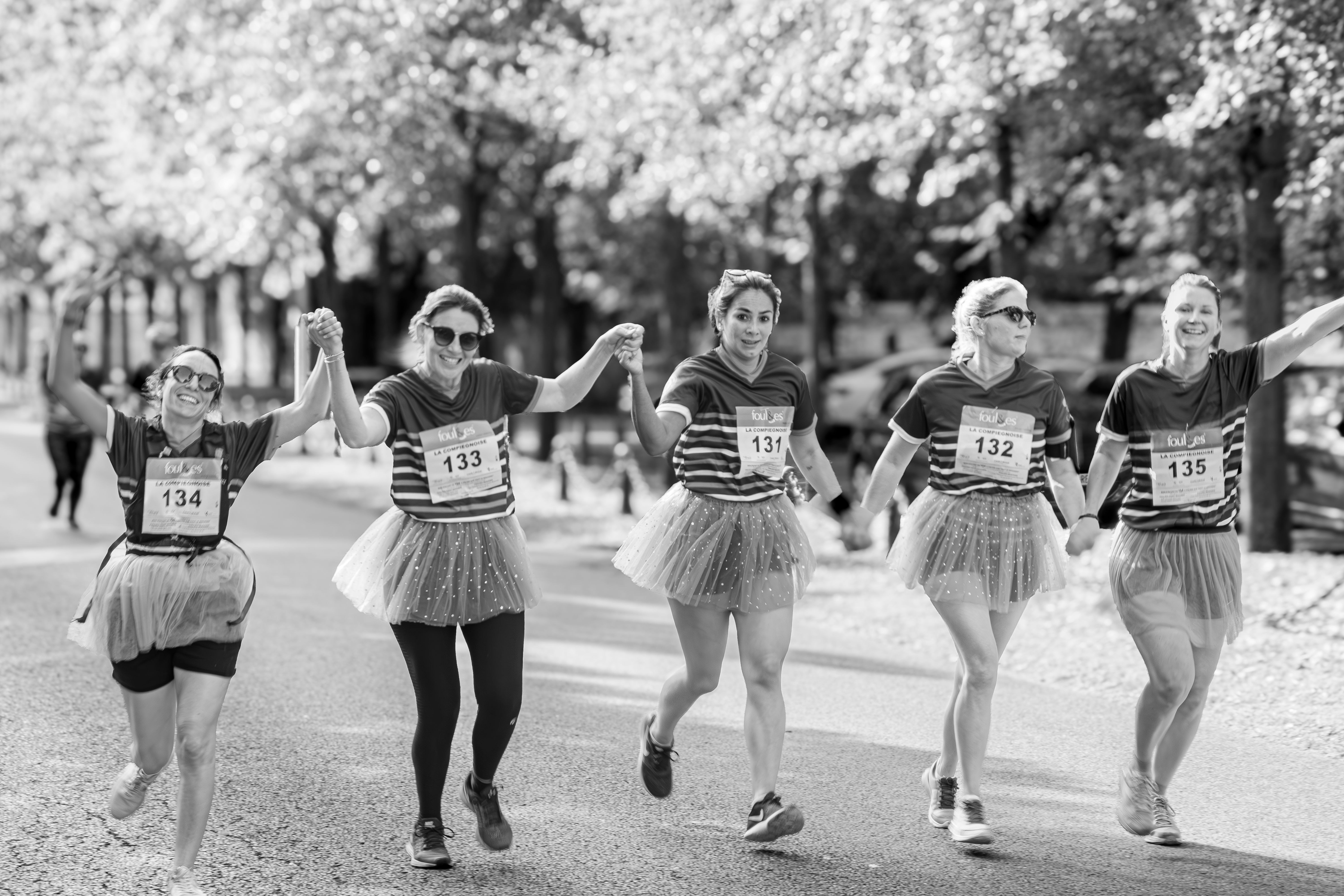 Hand Running Run And Run Holding Hands