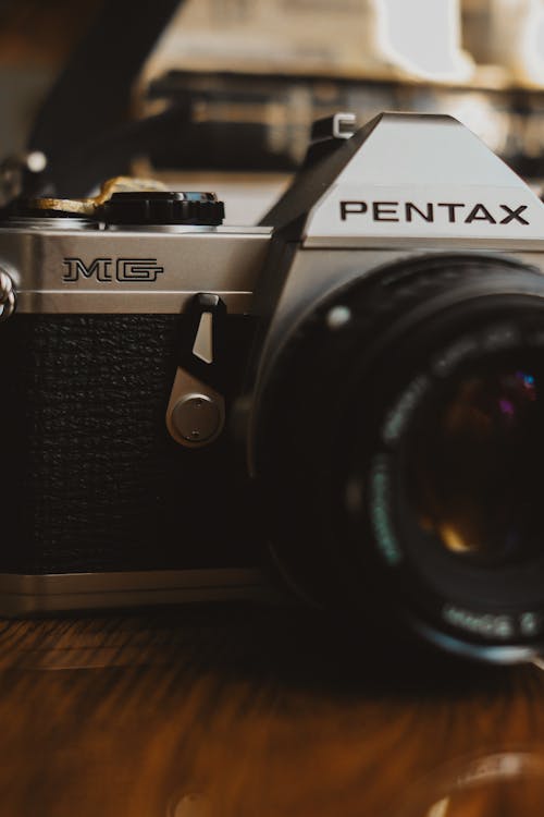 Бесплатное стоковое фото с 35 мм, Pentax, вертикальный выстрел