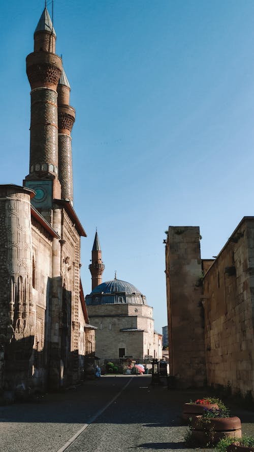 Kostnadsfri bild av bysantinsk, dubbel minaret madrasa, grönkålsmoskén