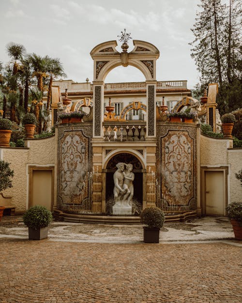 Безкоштовне стокове фото на тему «fontana dell amore, вертикальні постріл, вирізаний»