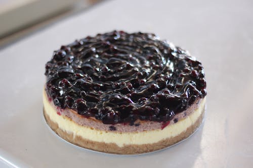 Cake with Blueberry Gaze 