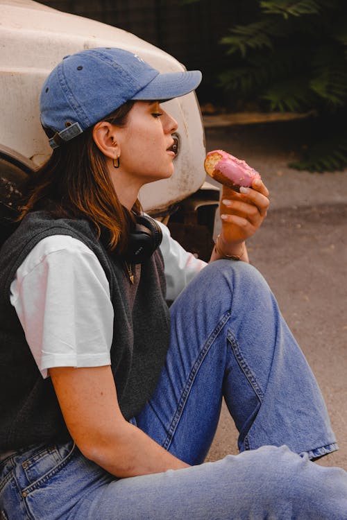 Photos gratuites de aliments, casquette, donut