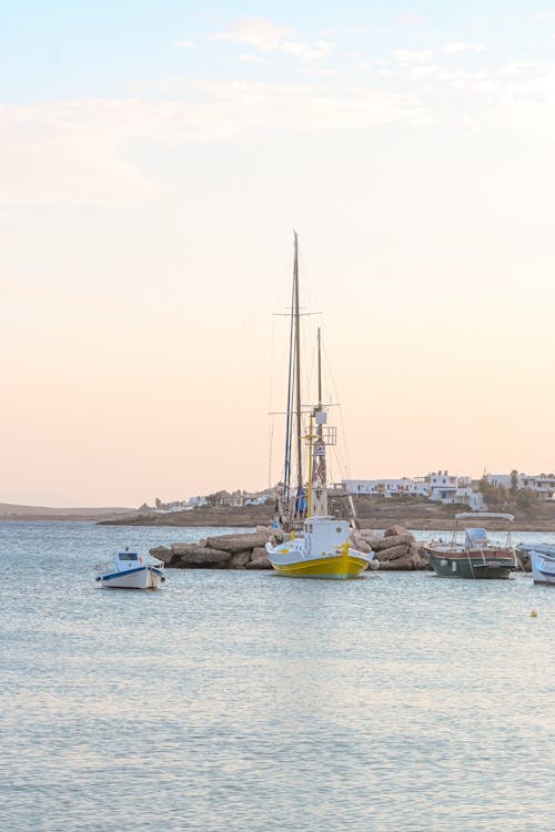 Kostenloses Stock Foto zu boote, bucht, dämmerung