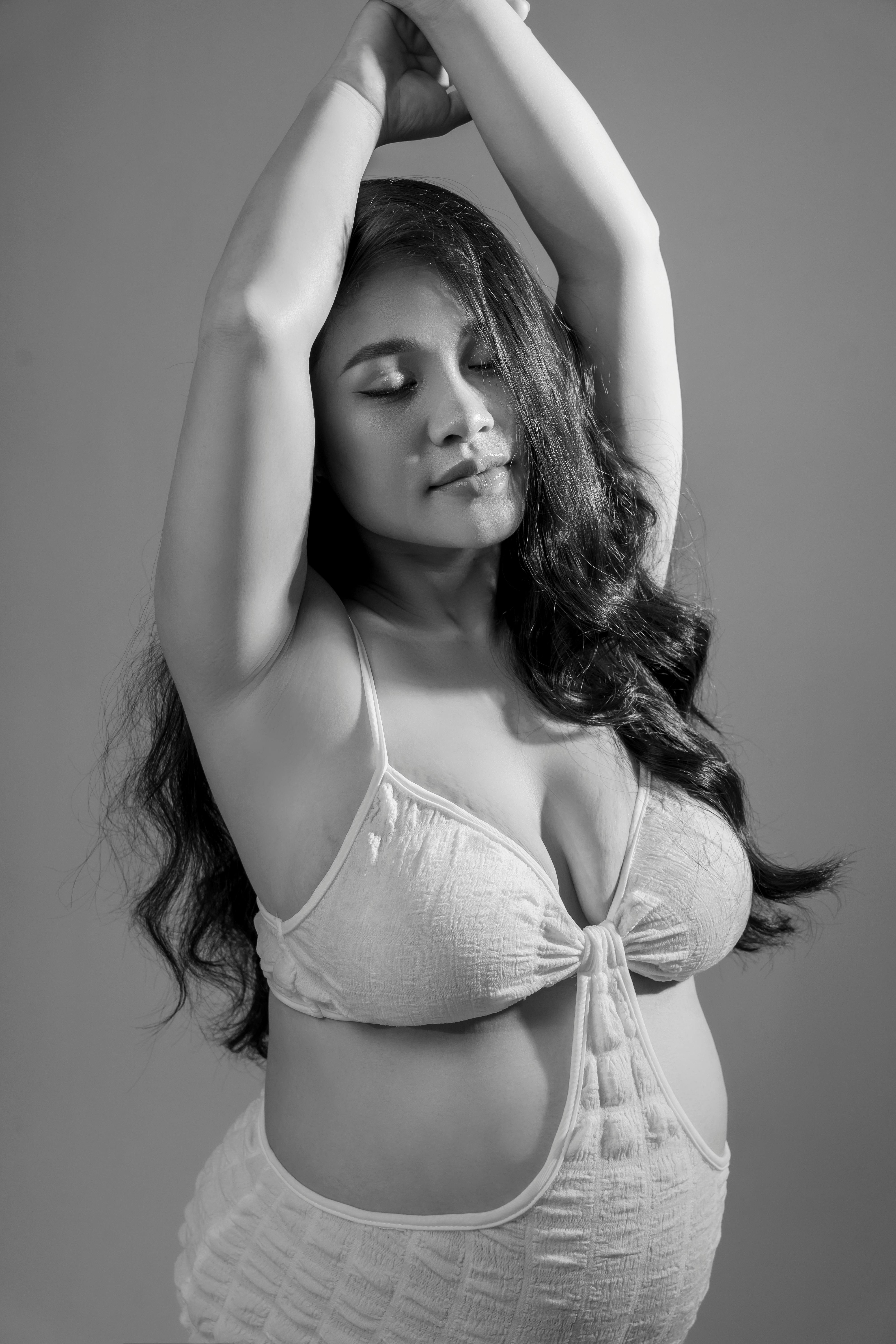 Naked Pregnant Woman with Dreadlocks · Free Stock Photo