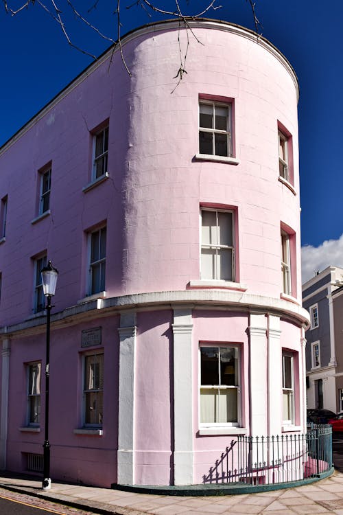 Pink House by the Street in London 