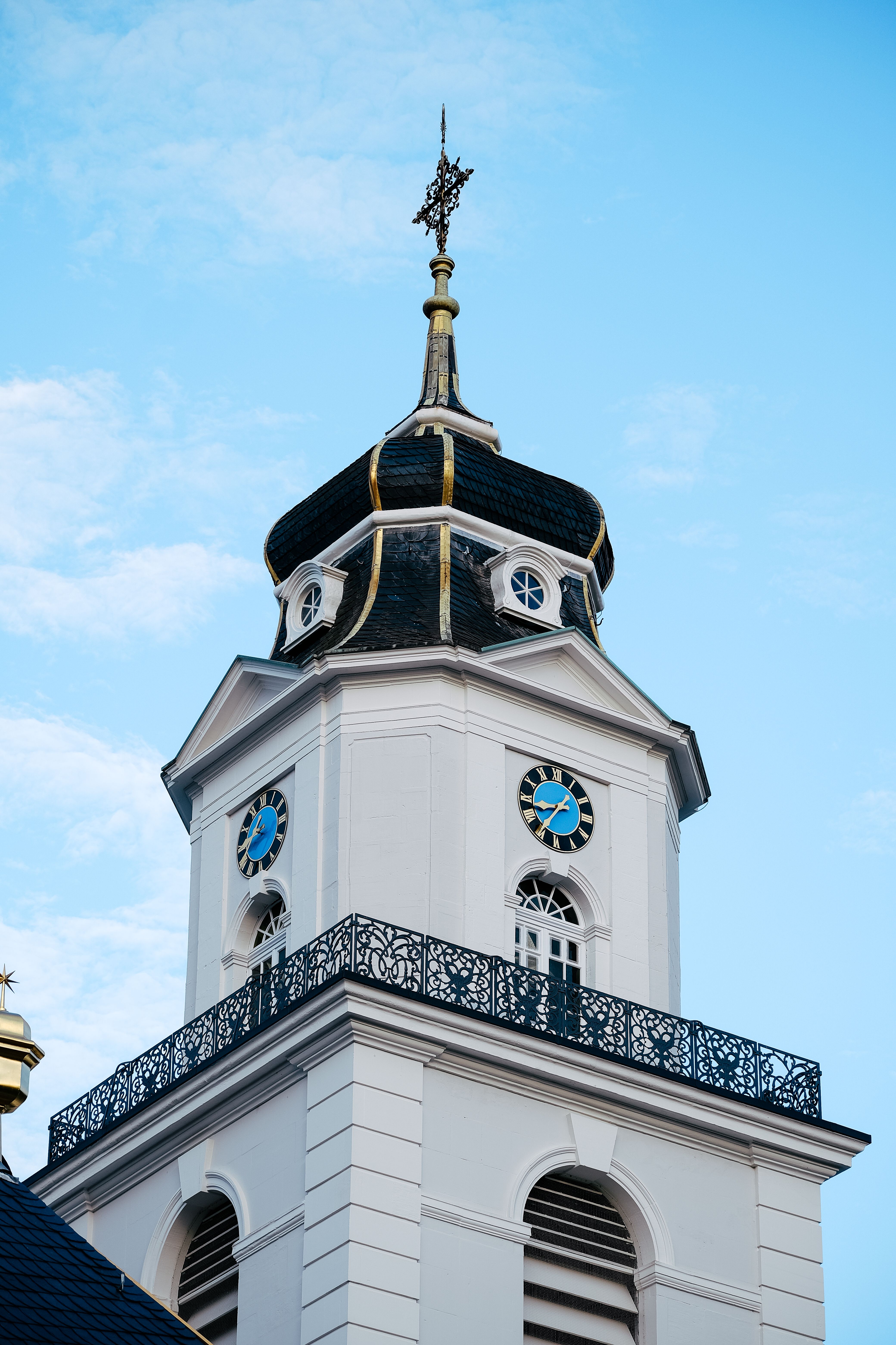Building Under Blue Sky · Free Stock Photo
